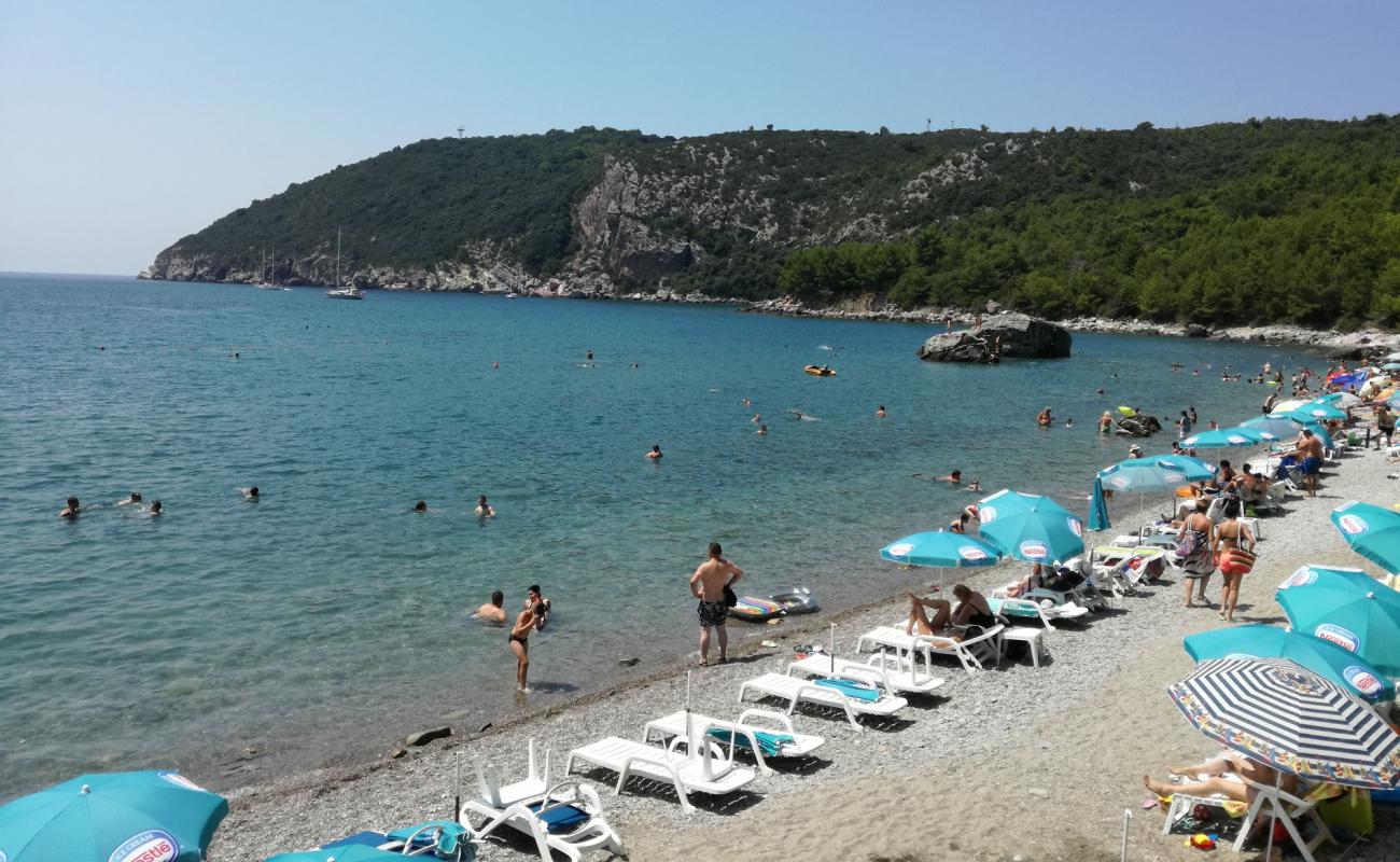 Maljevik beach'in fotoğrafı gri çakıl taşı yüzey ile