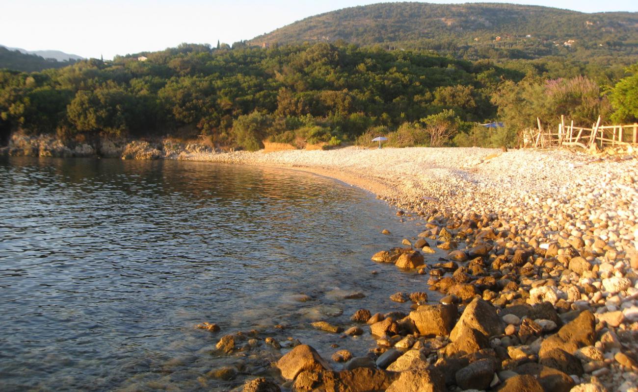 Kruche Rakita beach II'in fotoğrafı bej çakıl yüzey ile