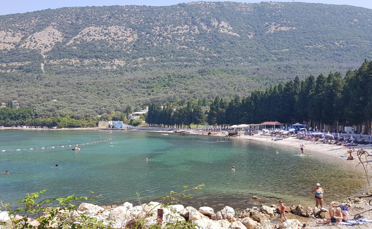 Valdanos beach'in fotoğrafı bej çakıl yüzey ile