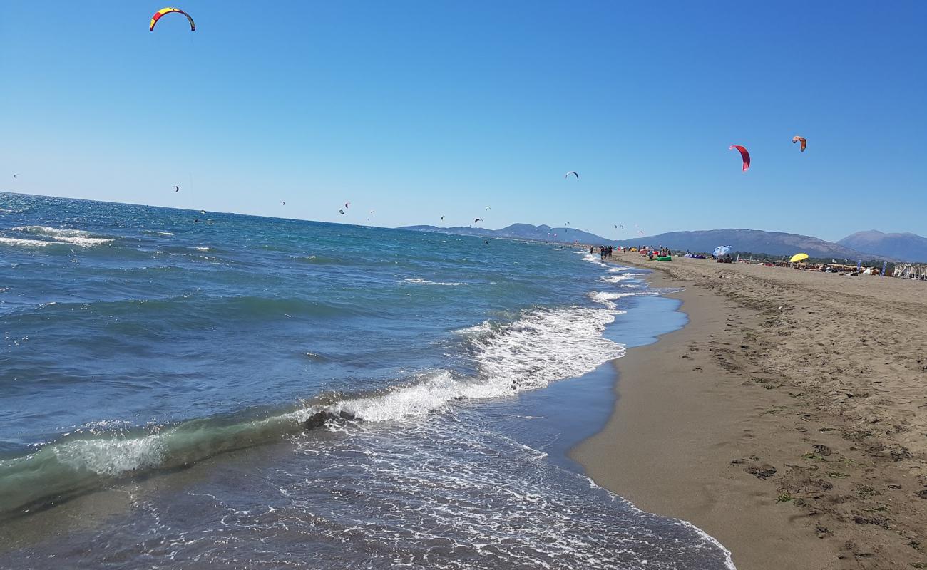 Doni Stoj Plajı'in fotoğrafı gri ince kum yüzey ile