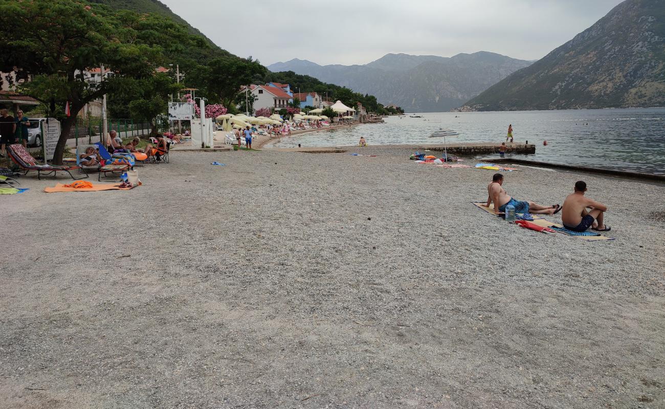 Oskar Beach'in fotoğrafı küçük bej çakıl yüzey ile