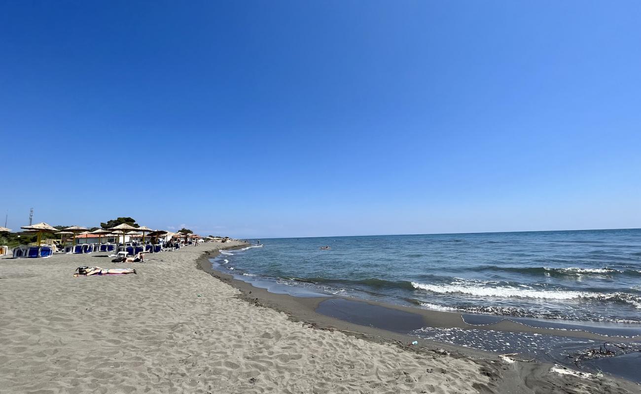 Plaza Ada Bojana'in fotoğrafı gri kum yüzey ile