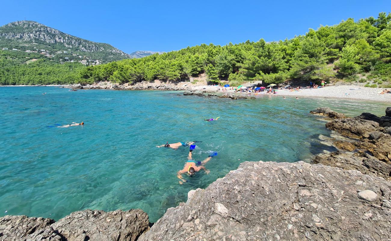 Little Maljevik Beach'in fotoğrafı gri kum ve çakıllar yüzey ile