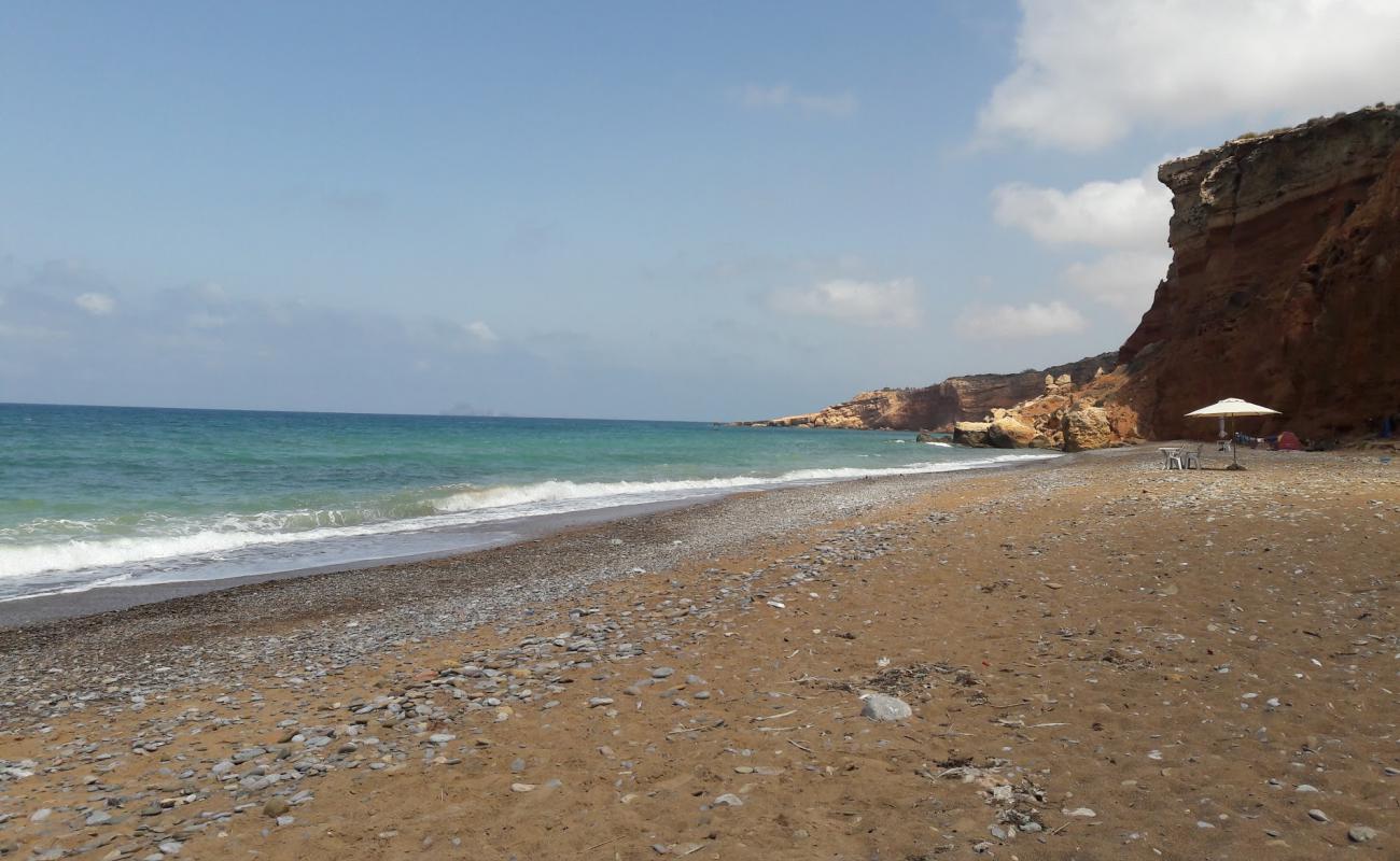 Boufadisse beach'in fotoğrafı kahverengi çakıl yüzey ile