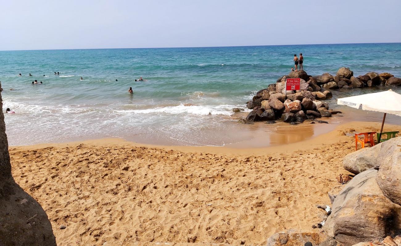 Plage D'Arekmane'in fotoğrafı i̇nce kahverengi kum yüzey ile