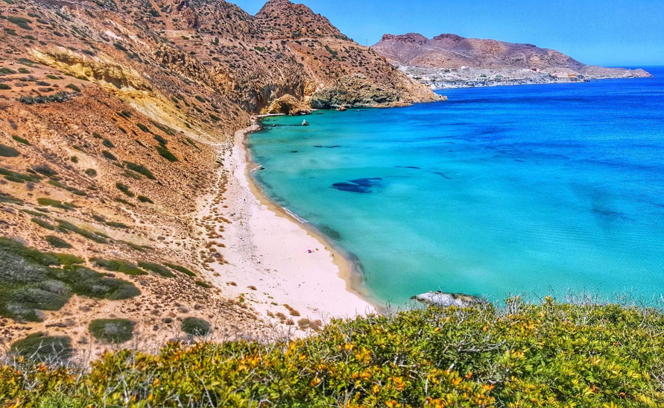 Thisith Beach'in fotoğrafı açık bej kum yüzey ile