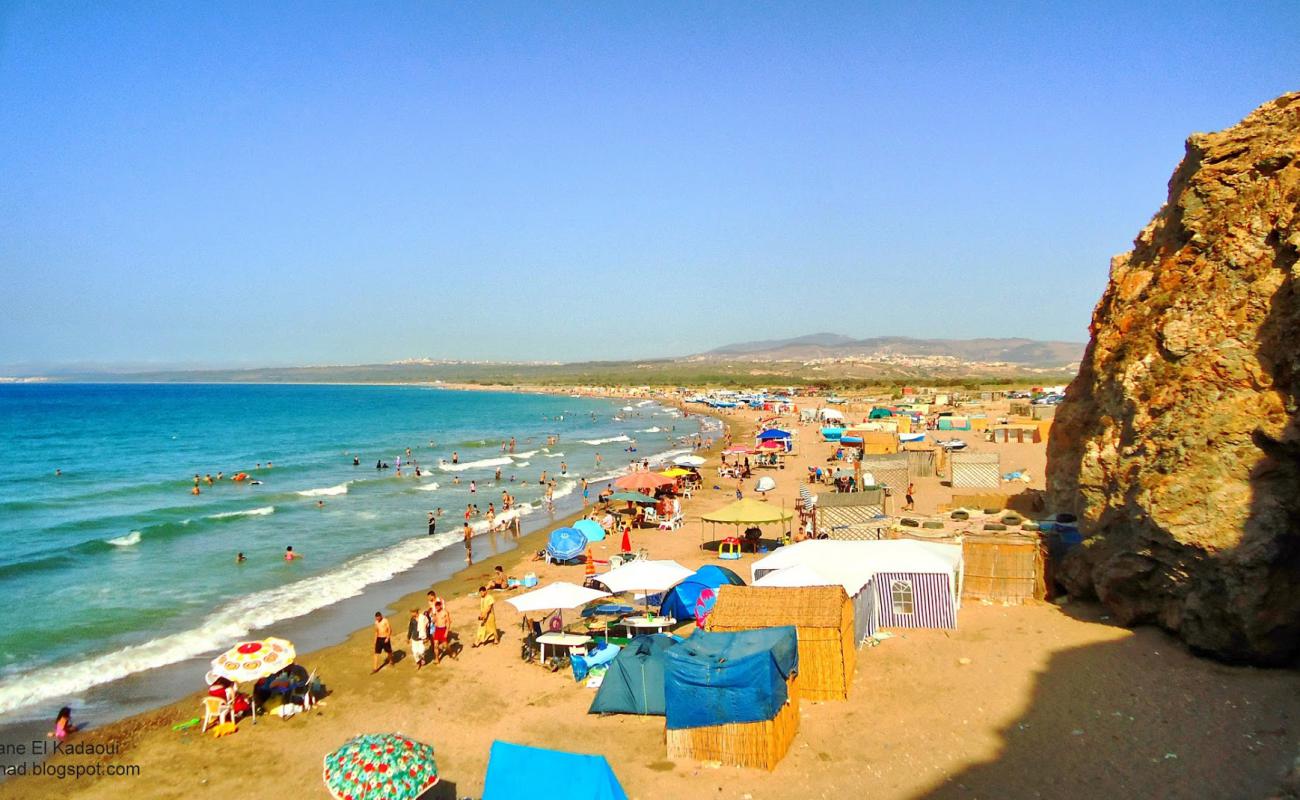 Plage Boundouha'in fotoğrafı kahverengi kum yüzey ile