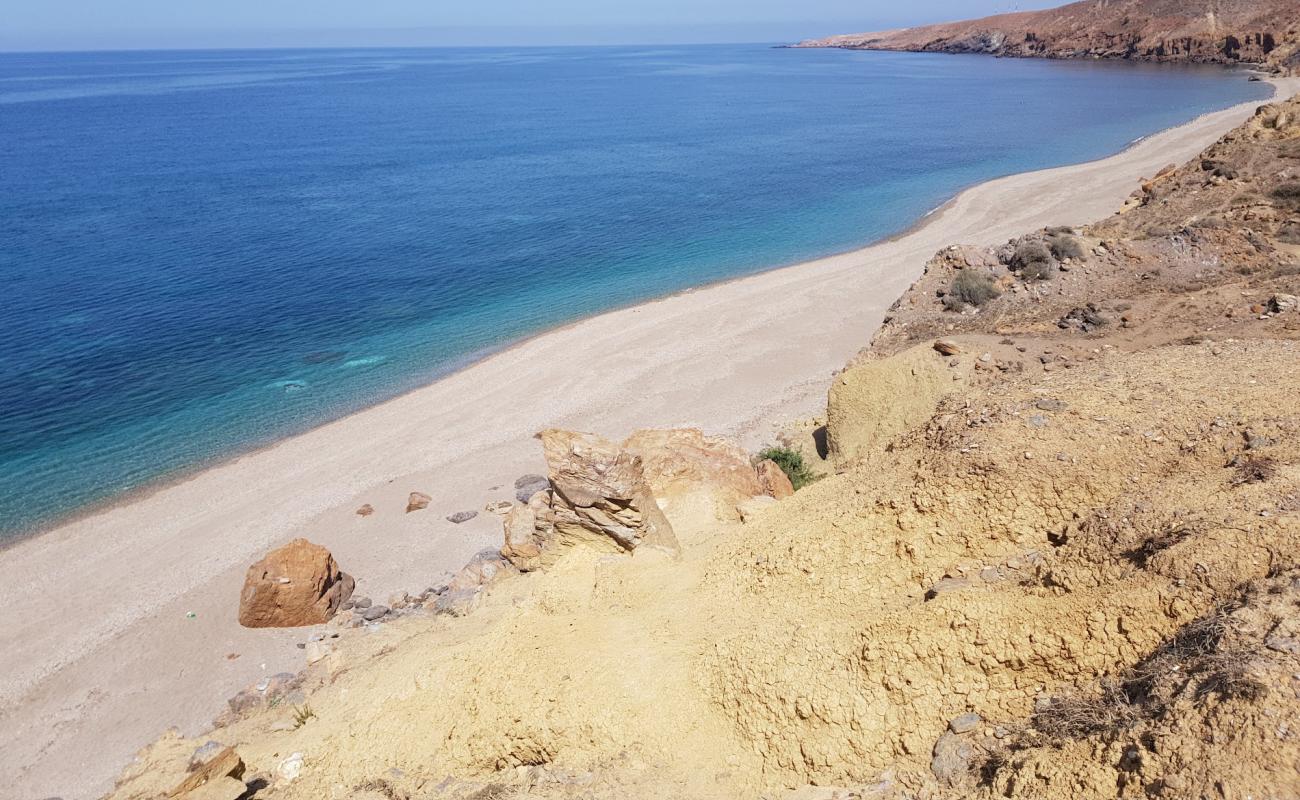 Boukhizzou beach'in fotoğrafı hafif ince çakıl taş yüzey ile