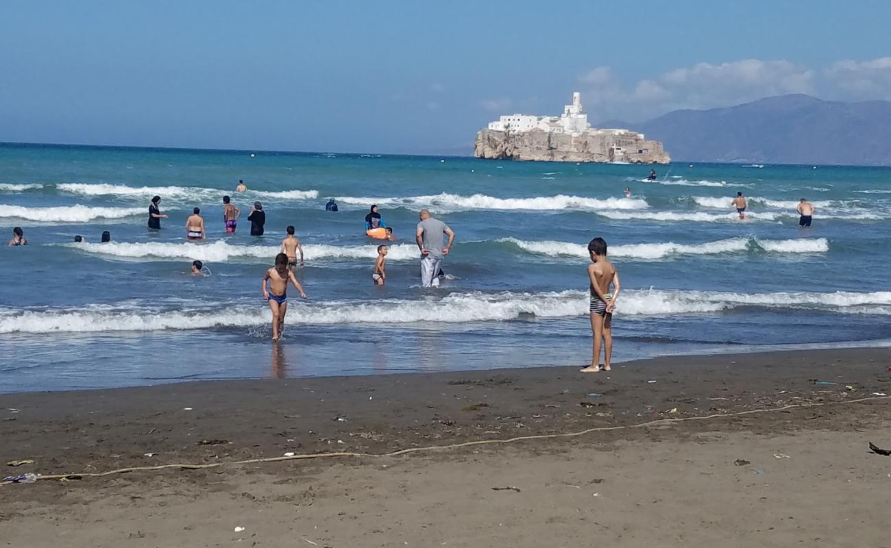 Plage Sfiha'in fotoğrafı kahverengi kum yüzey ile