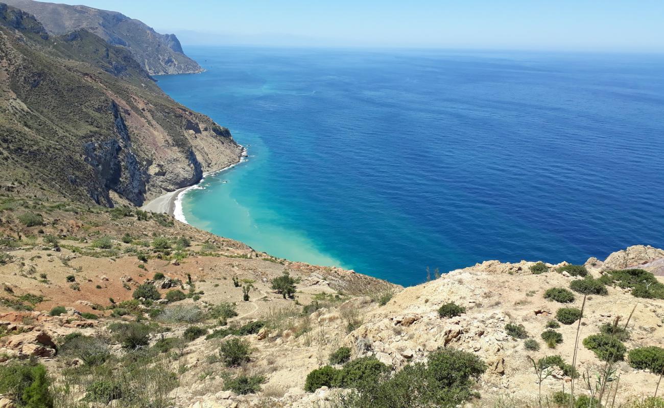 Plage Taoussarte'in fotoğrafı gri çakıl taşı yüzey ile