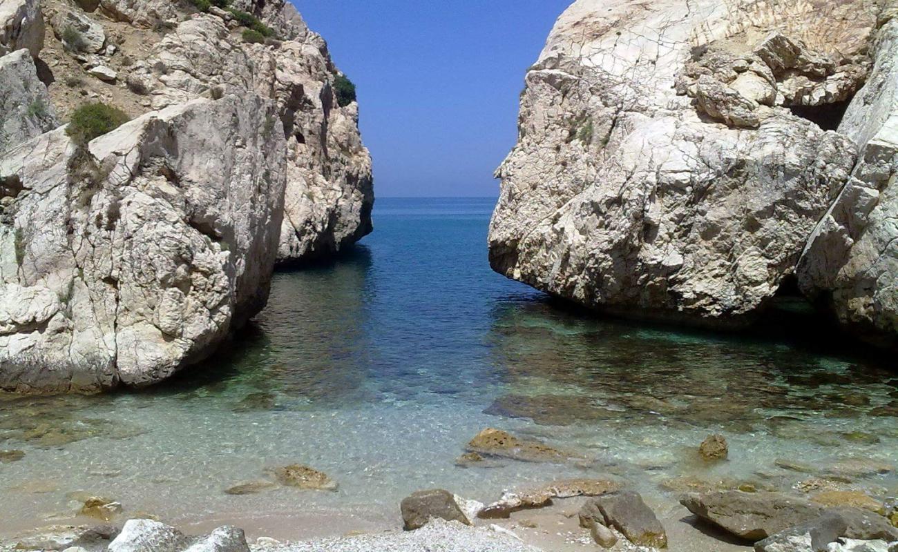 Plage de Monica'in fotoğrafı kayalık arazi yüzey ile