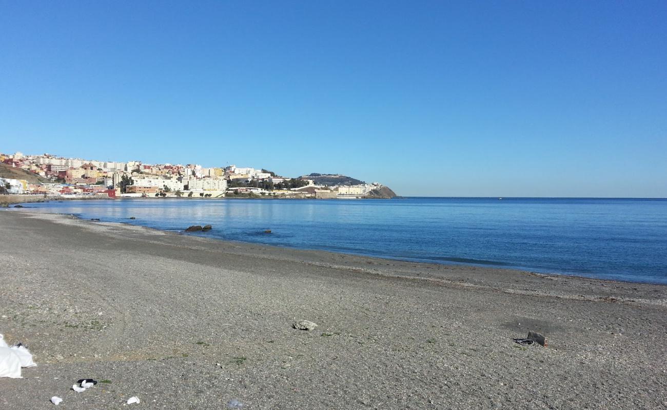 Playa El Tarajal'in fotoğrafı gri çakıl taşı yüzey ile