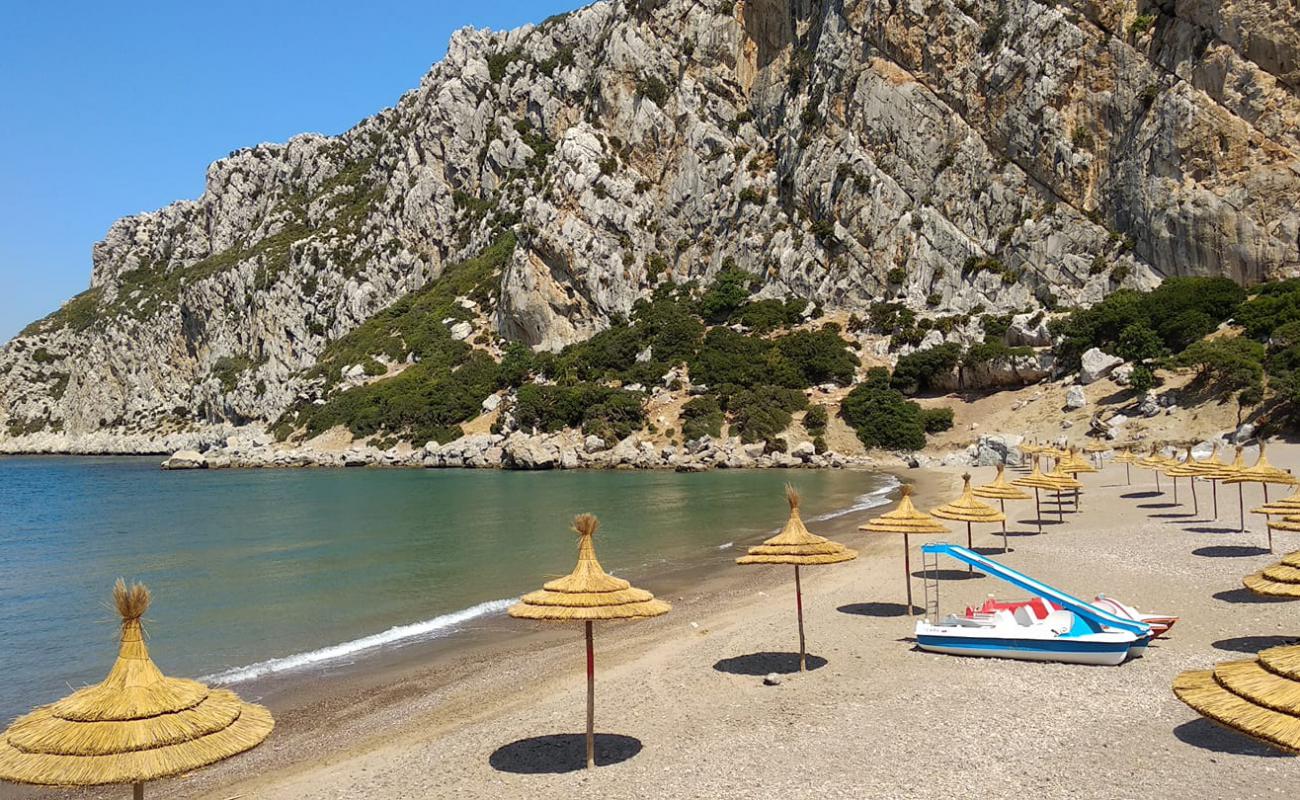Plage Oued El Marsa'in fotoğrafı bej kum ve çakıl yüzey ile
