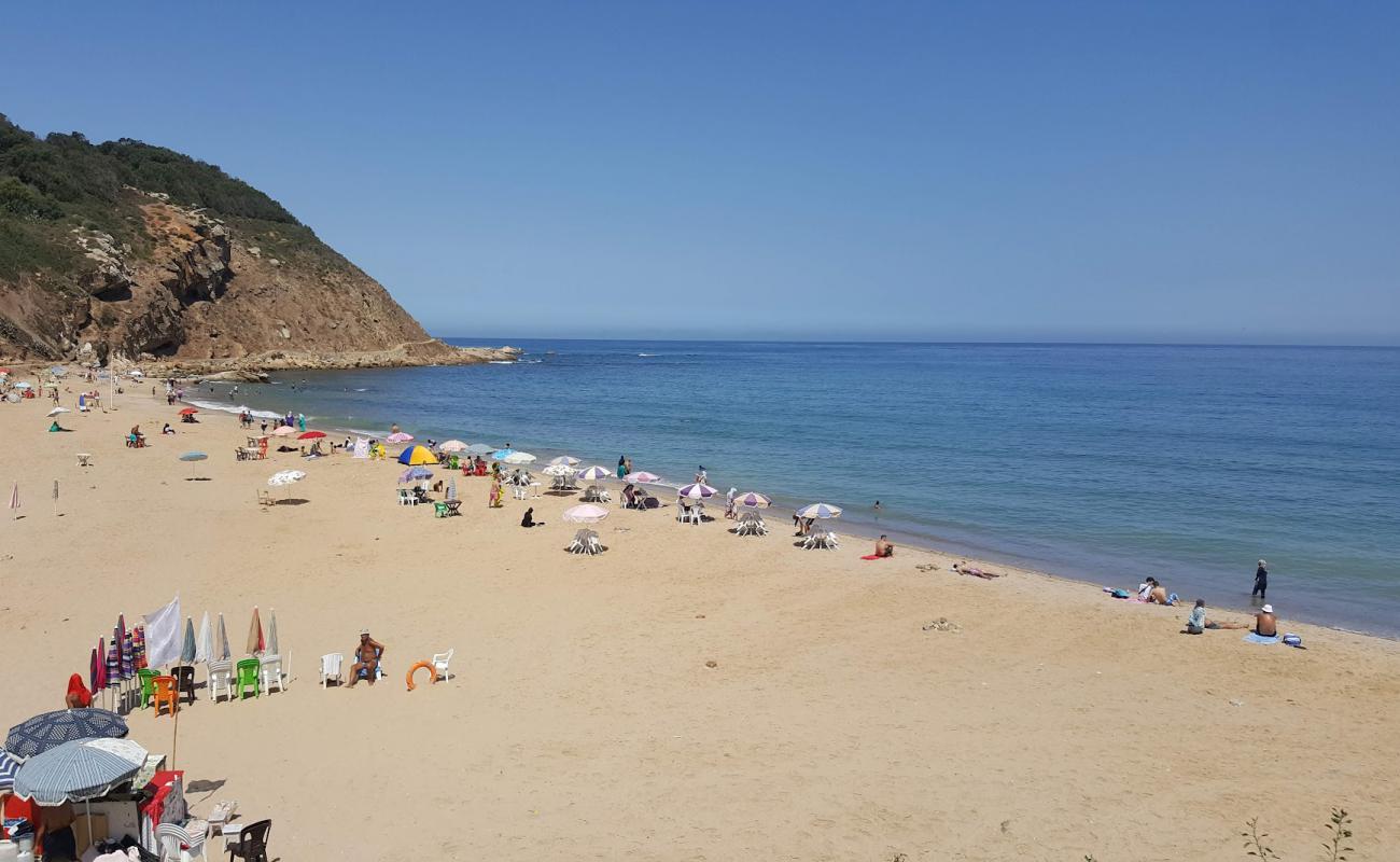 Merkala Beach'in fotoğrafı bej kum ve çakıl yüzey ile