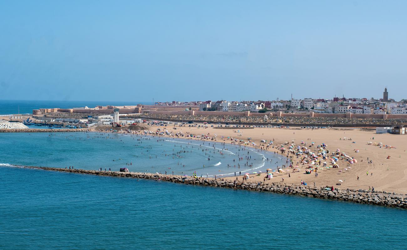 Sale Beach'in fotoğrafı parlak ince kum yüzey ile