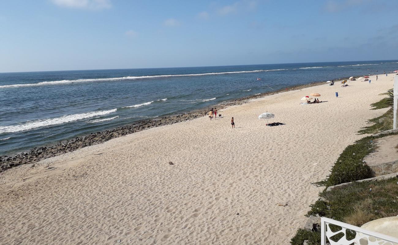 Plage Guy ville'in fotoğrafı parlak kum ve kayalar yüzey ile