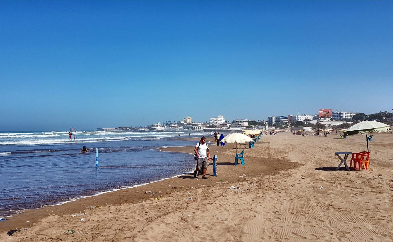 Plage Ain Diab'in fotoğrafı açık bej kum yüzey ile