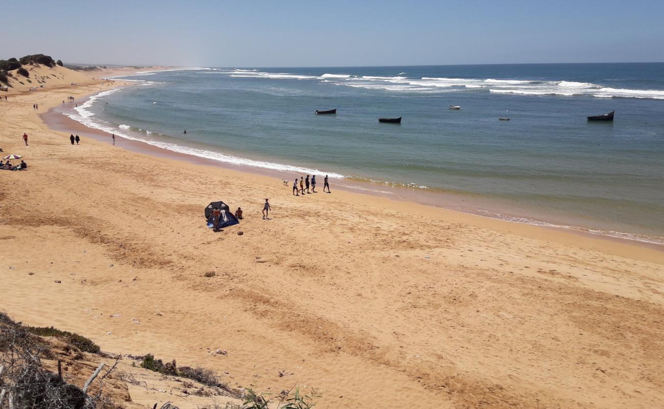 Plage Mriziga'in fotoğrafı i̇nce bej kum yüzey ile