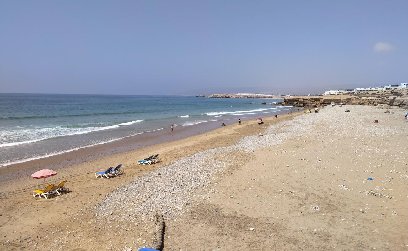 Plage Aourir'in fotoğrafı parlak kum yüzey ile