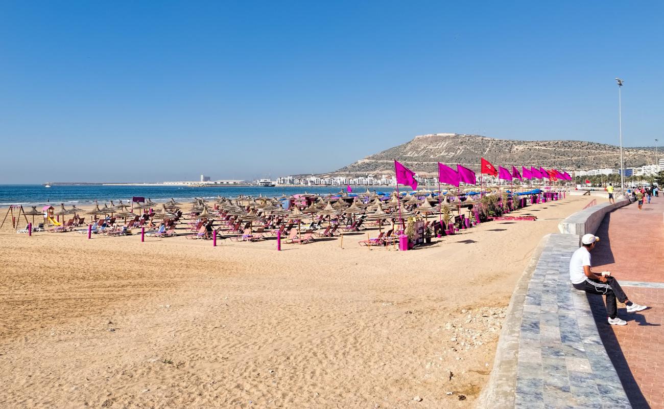 Agadir Plajı'in fotoğrafı parlak ince kum yüzey ile