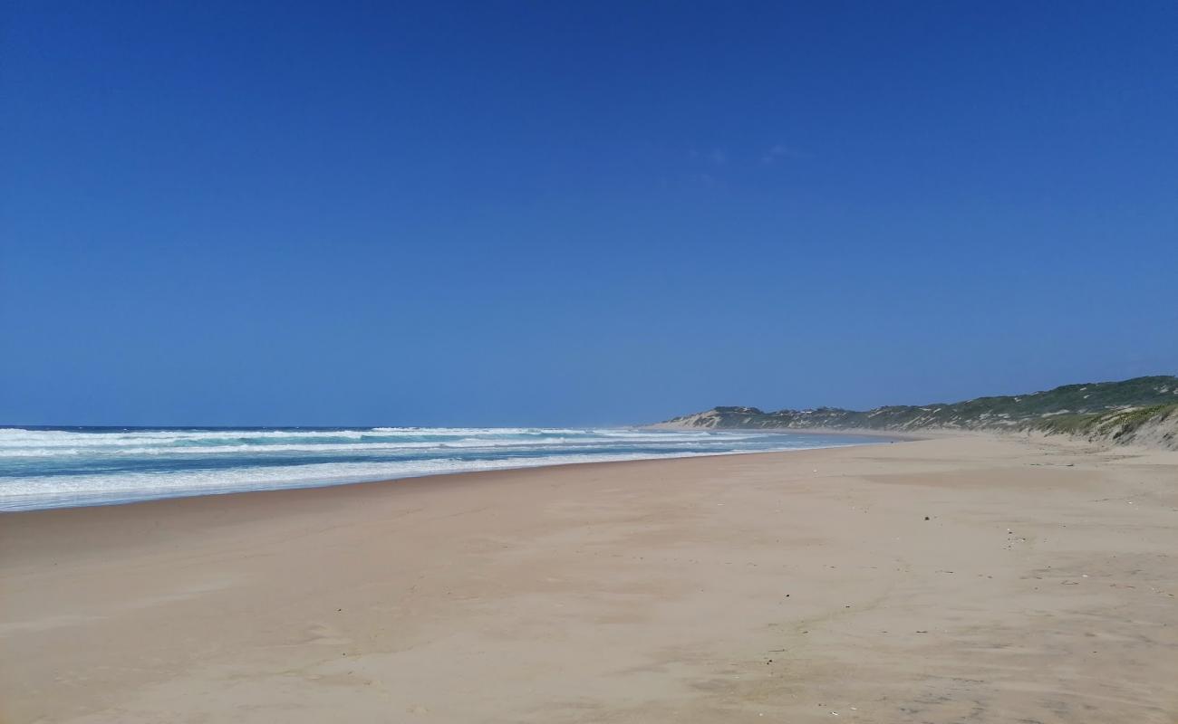 Oyster Bay Beach'in fotoğrafı açık bej kum yüzey ile