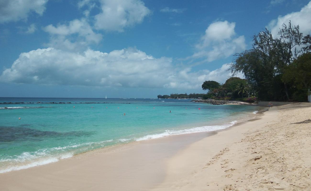 Tamarindo beach'in fotoğrafı parlak kum yüzey ile