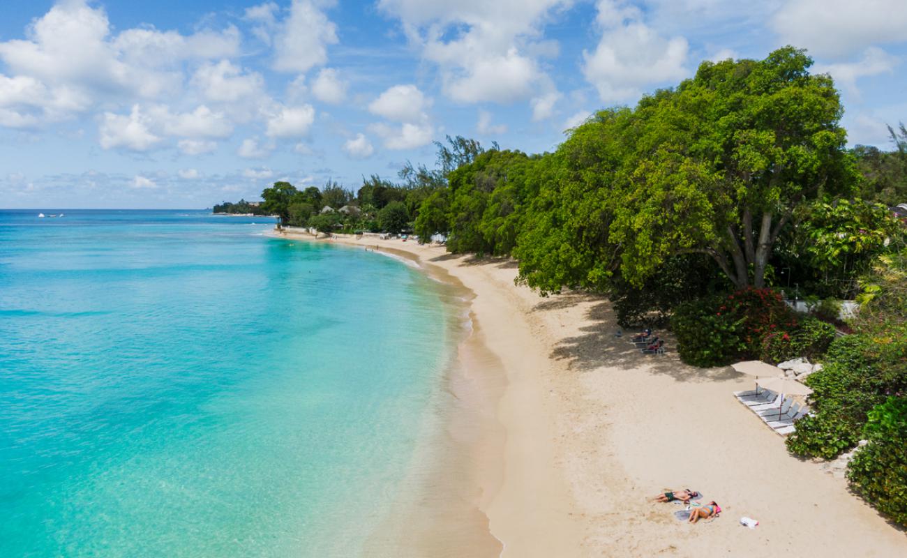 Emerald beach'in fotoğrafı parlak ince kum yüzey ile