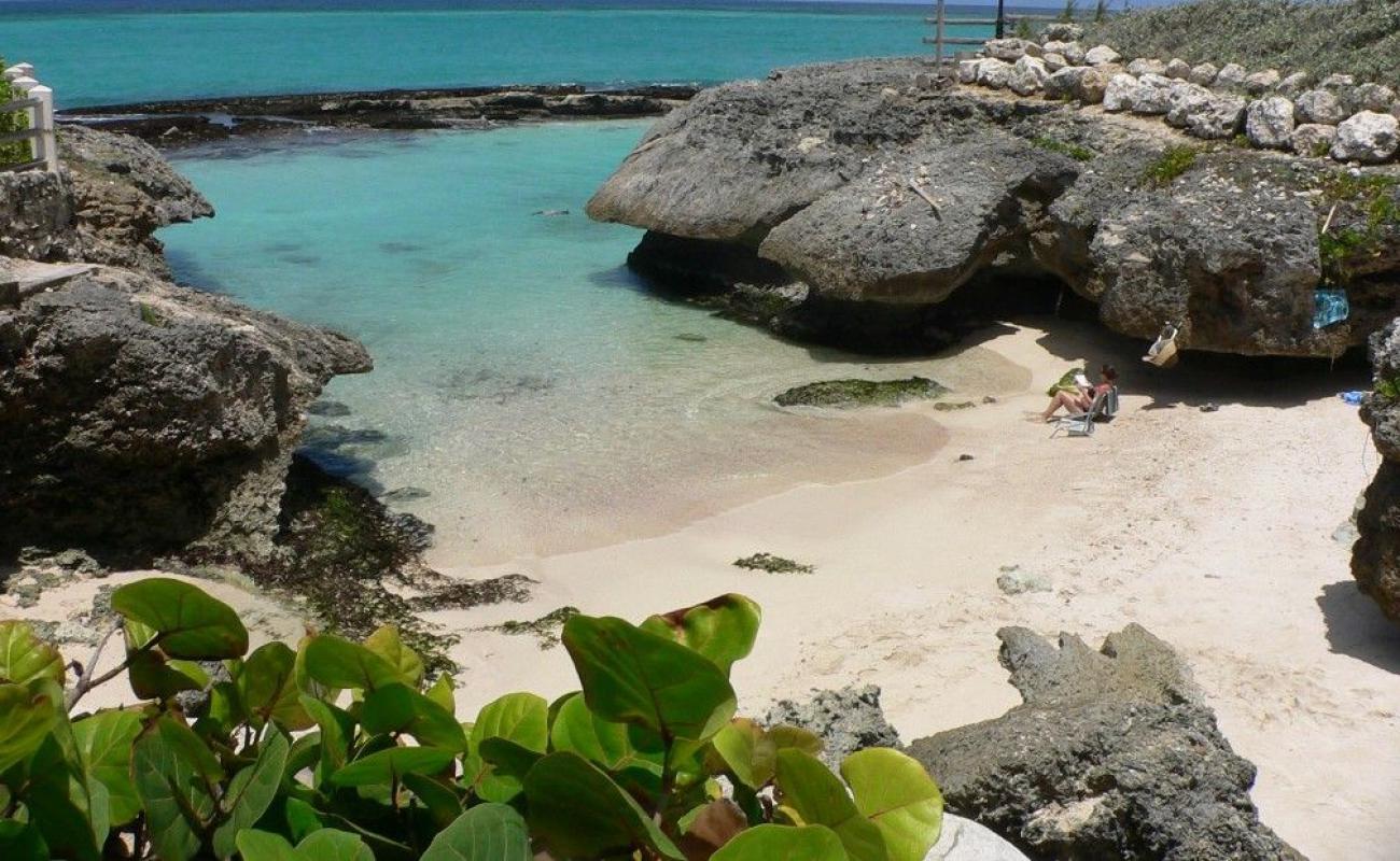 Shark Hole beach'in fotoğrafı parlak ince kum yüzey ile