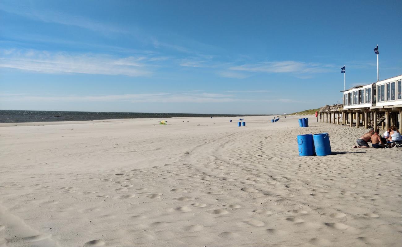 Callantsoog Beach'in fotoğrafı açık bej kum yüzey ile