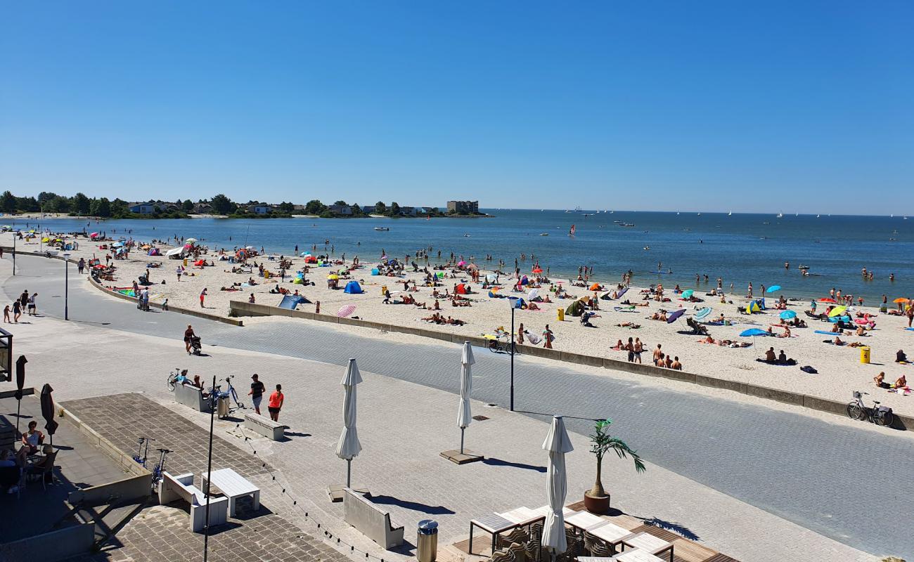 Makkum Beach'in fotoğrafı açık bej kum yüzey ile