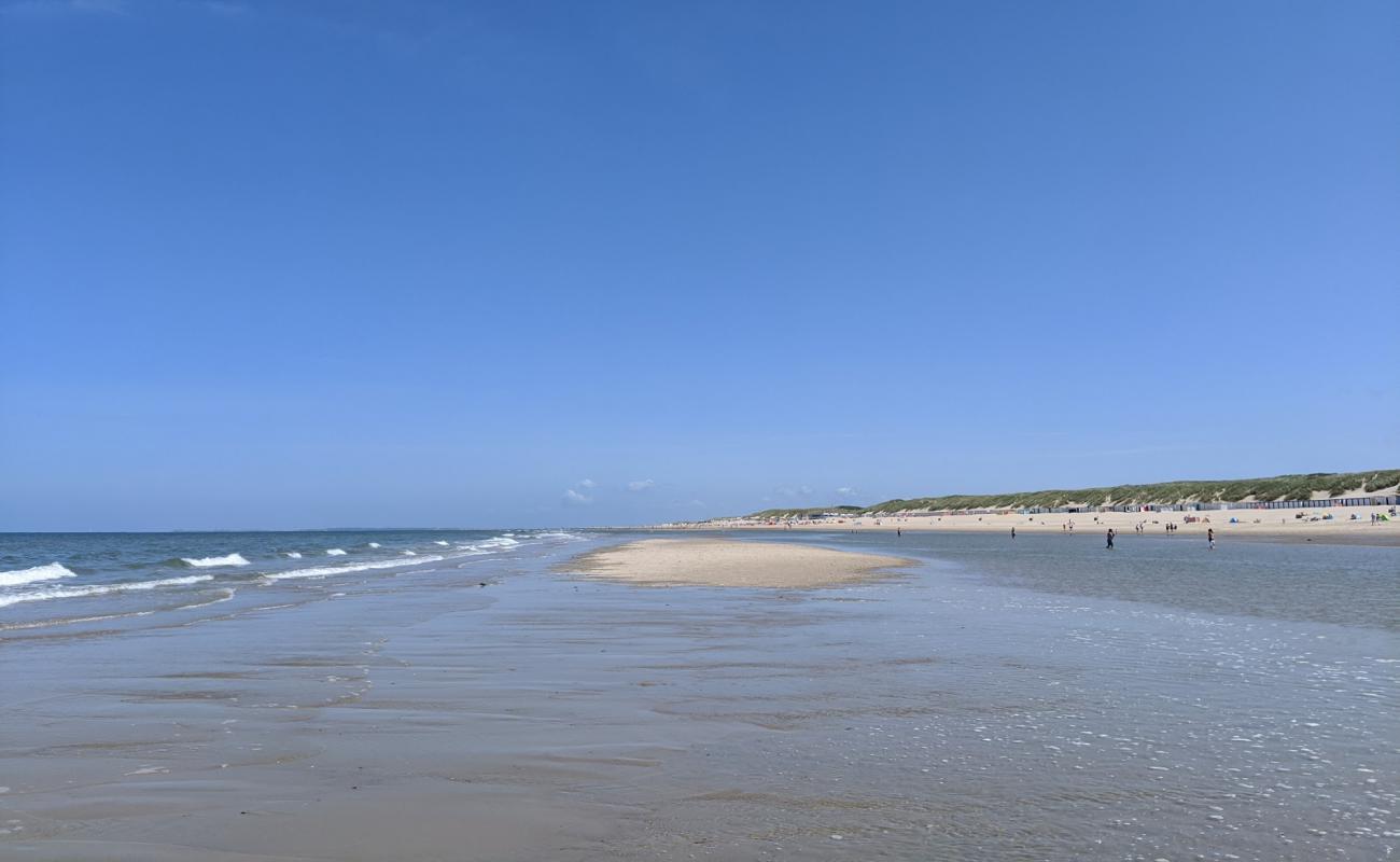 Oostkapelle Plajı'in fotoğrafı parlak kum yüzey ile