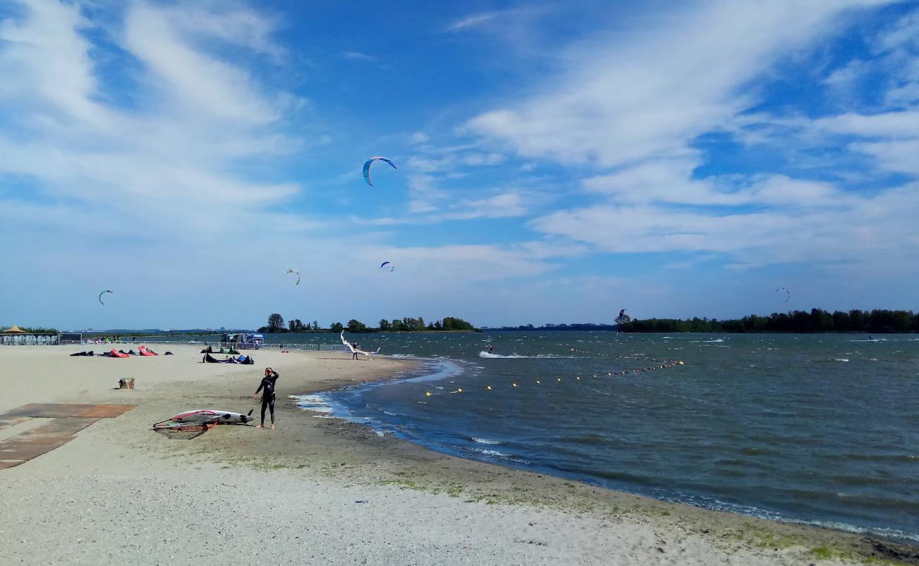 Blijburg Plajı'in fotoğrafı parlak kum yüzey ile