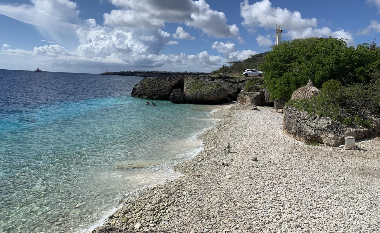 Directeurs Baai'in fotoğrafı gri çakıl taşı yüzey ile