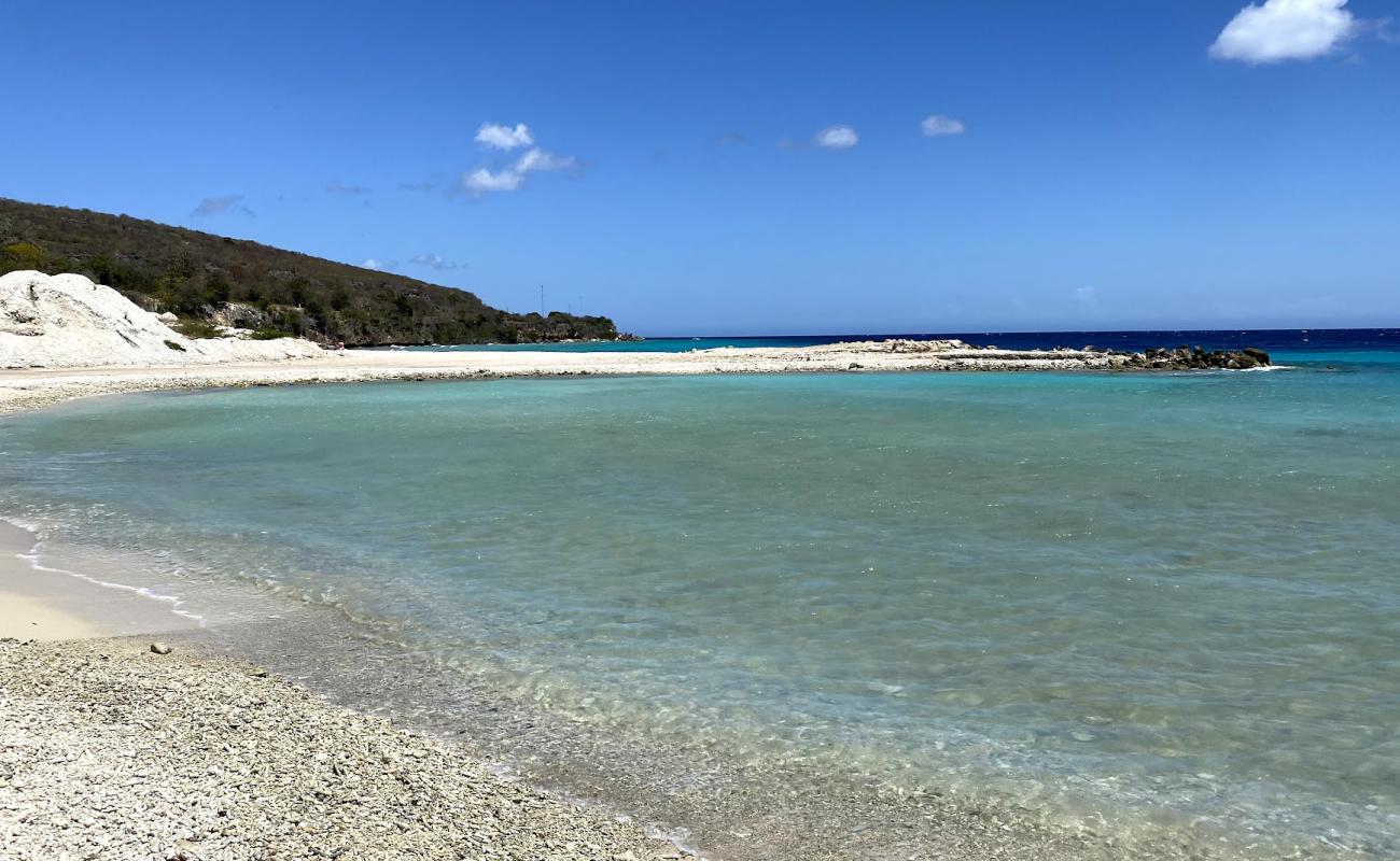 Mareni beach'in fotoğrafı bej çakıl yüzey ile