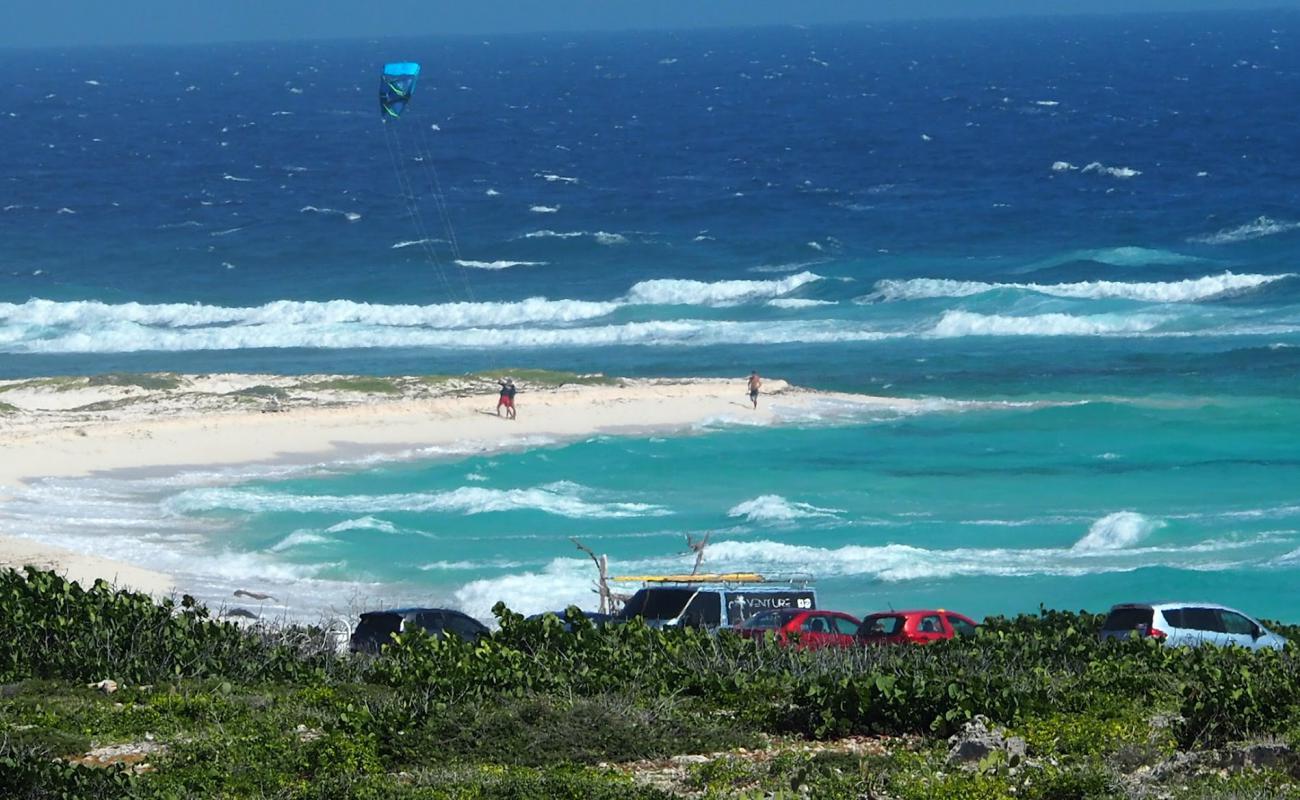 Bachelor's beach'in fotoğrafı parlak kum yüzey ile