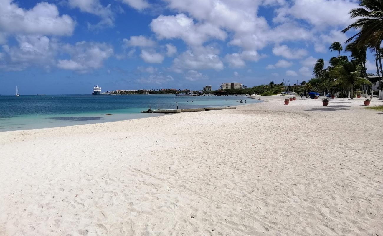 Surfside beach'in fotoğrafı i̇nce bej kum yüzey ile