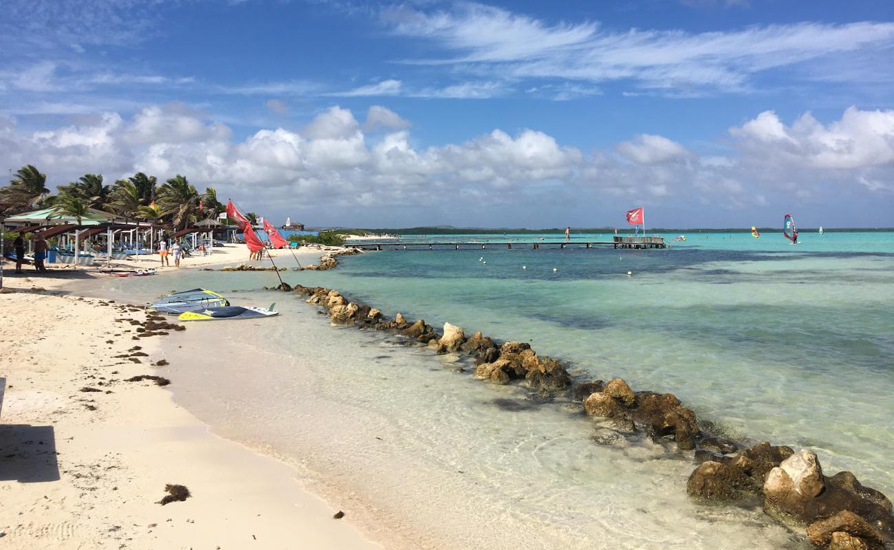 Sorobon Beach'in fotoğrafı açık bej kum yüzey ile