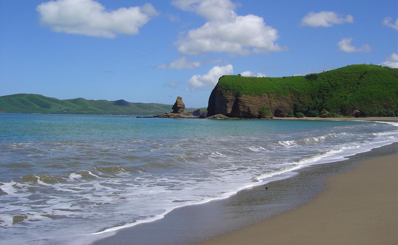 Roche Percee Beach'in fotoğrafı açık bej kum yüzey ile