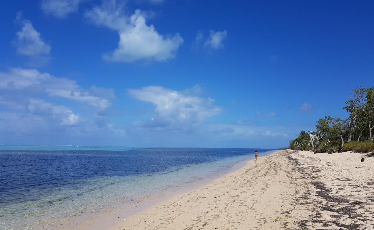 Poe Beach'in fotoğrafı parlak kum yüzey ile