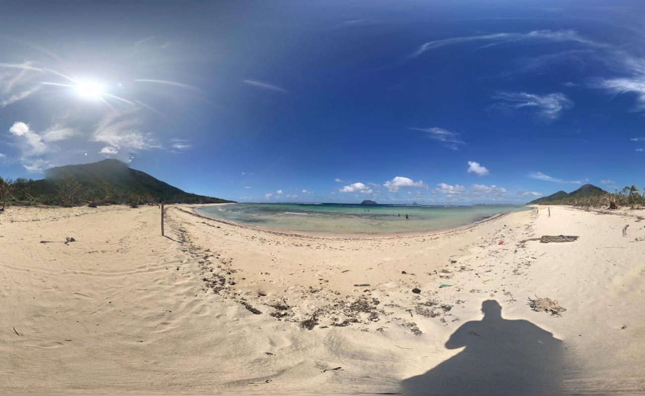 Nambuawia Beach'in fotoğrafı açık bej kum yüzey ile