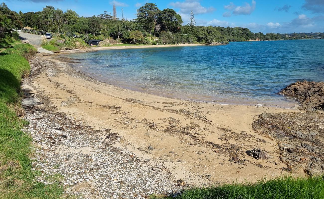 Wharau Road Beach'in fotoğrafı çakıl ile kum yüzey ile