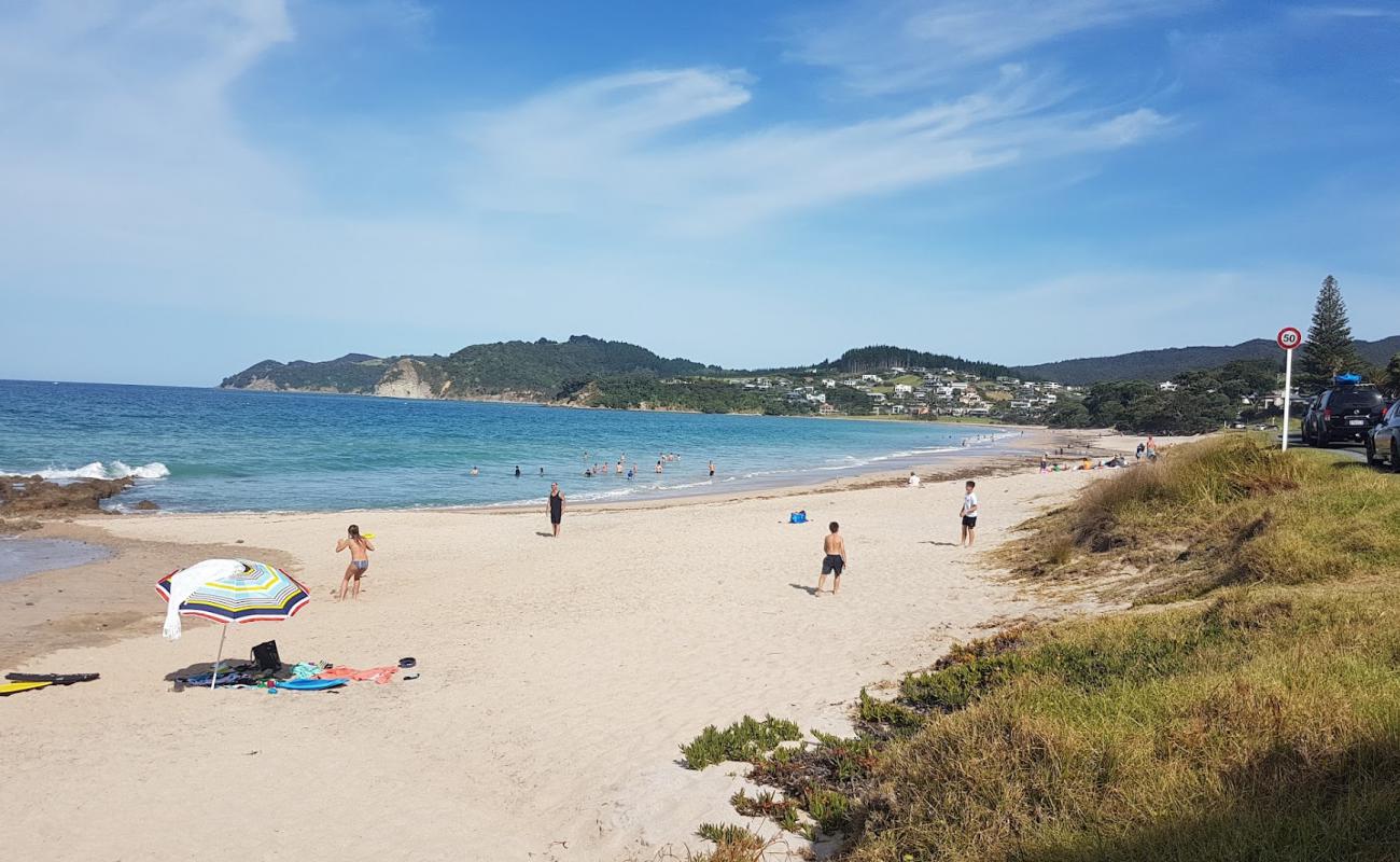 Langs Beach'in fotoğrafı parlak kum yüzey ile