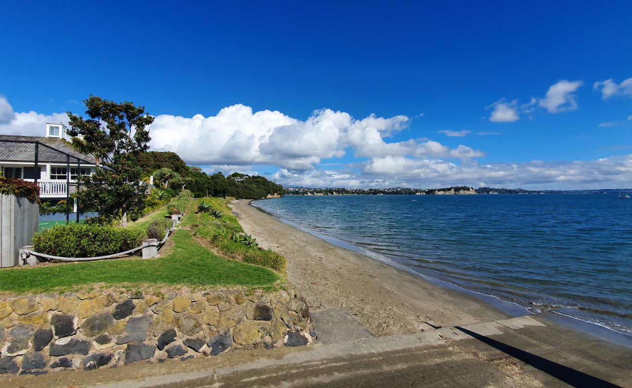 Tindalls Beach'in fotoğrafı gri kum yüzey ile