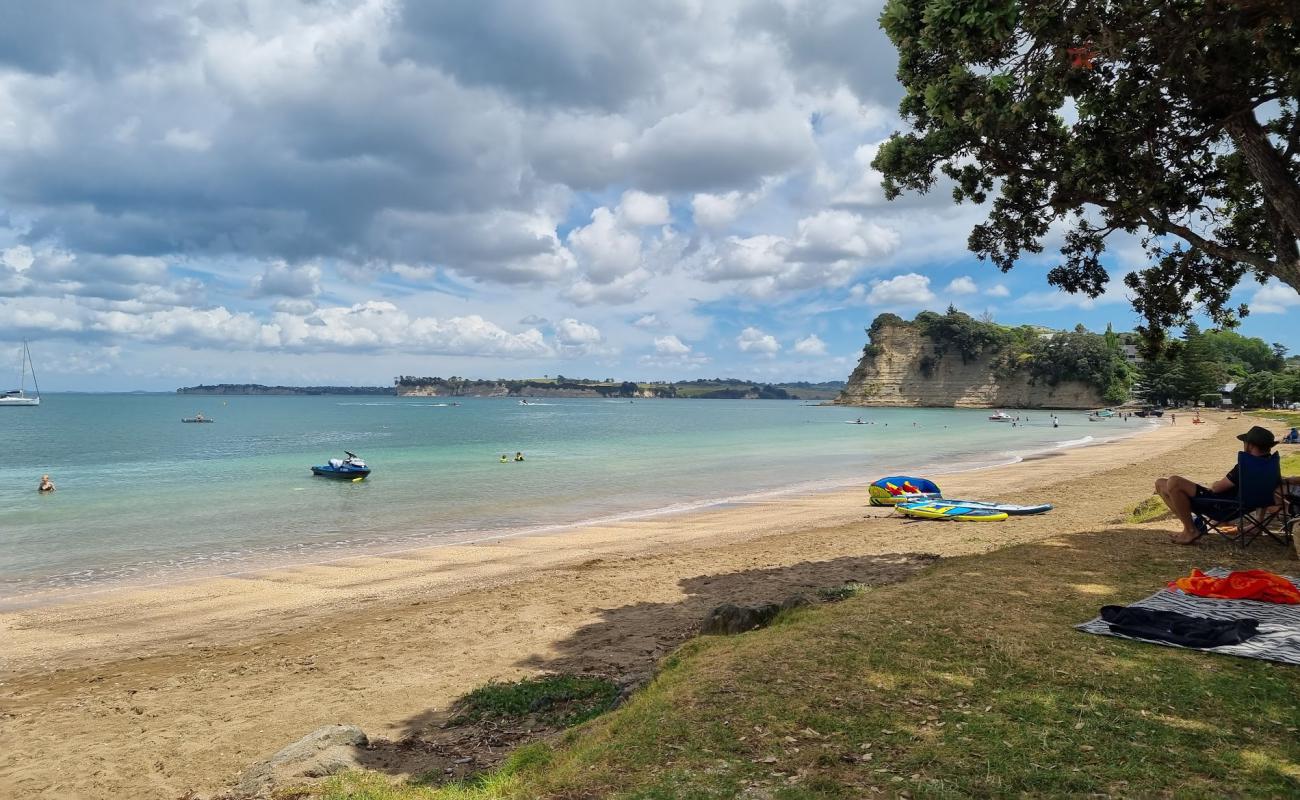 Arkles Bay Beach'in fotoğrafı açık bej kum yüzey ile