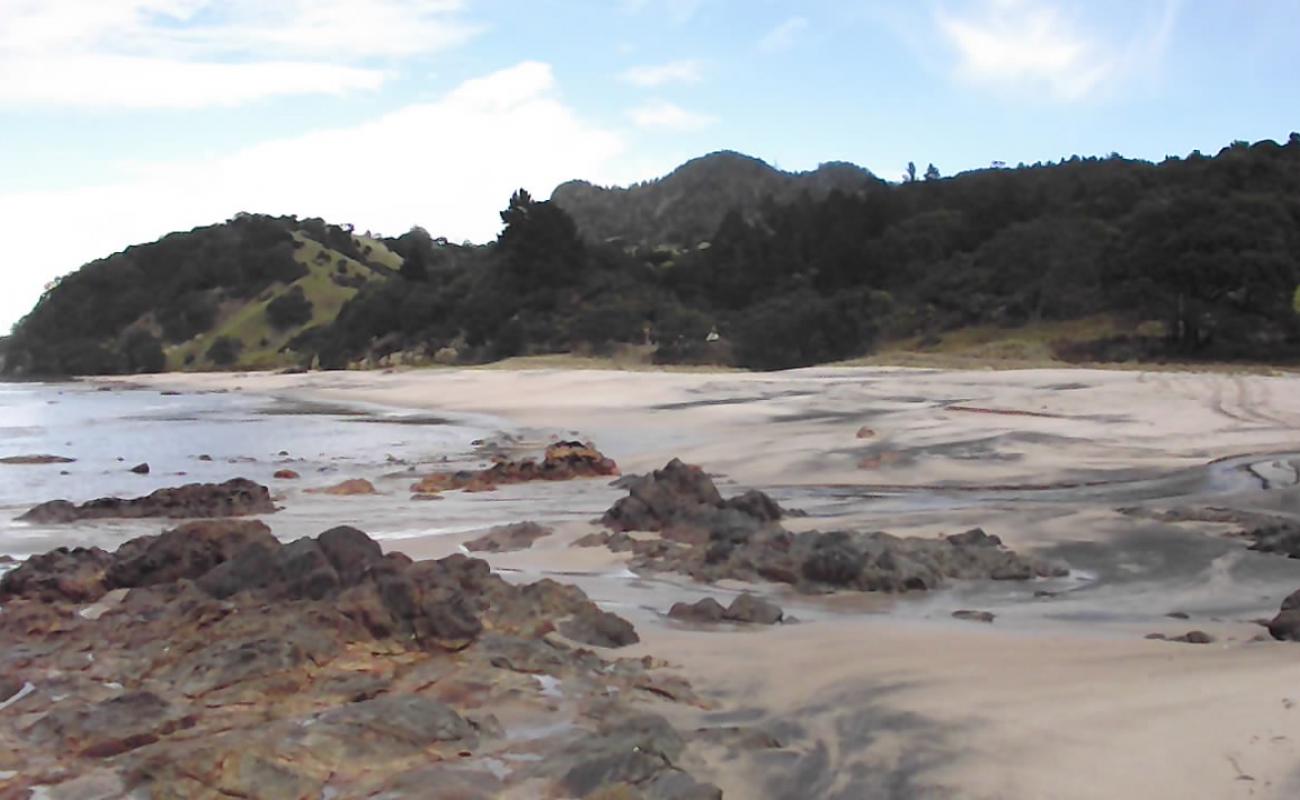 WhauWhau Beach'in fotoğrafı açık bej kum yüzey ile