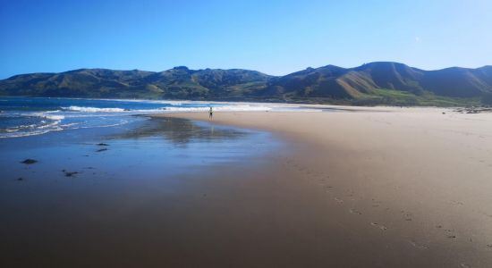 Pouawa Beach