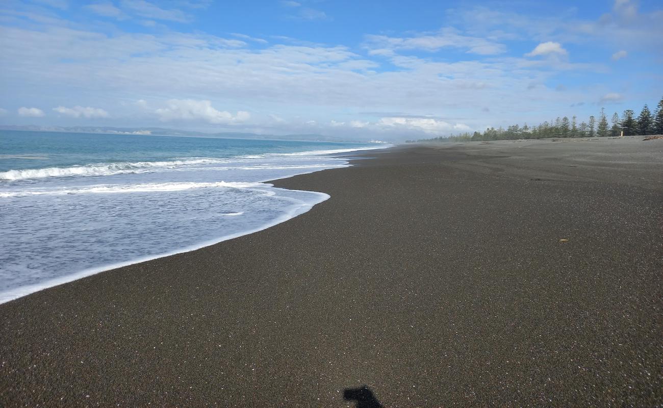 Napier Beach'in fotoğrafı gri ince çakıl taş yüzey ile