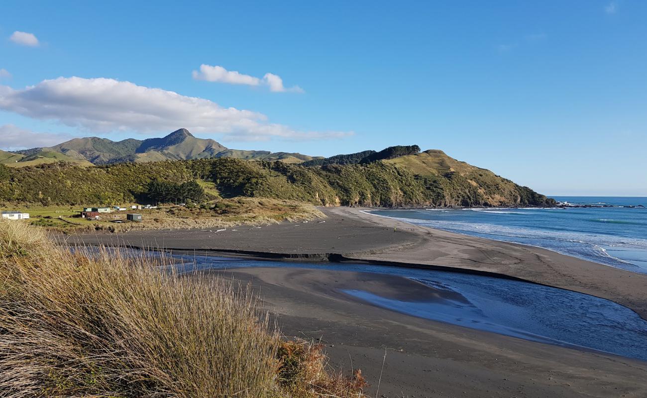 Kiritehere Beach'in fotoğrafı gri kum yüzey ile