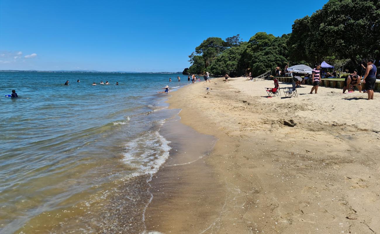 Grahams Beach'in fotoğrafı açık bej kum yüzey ile