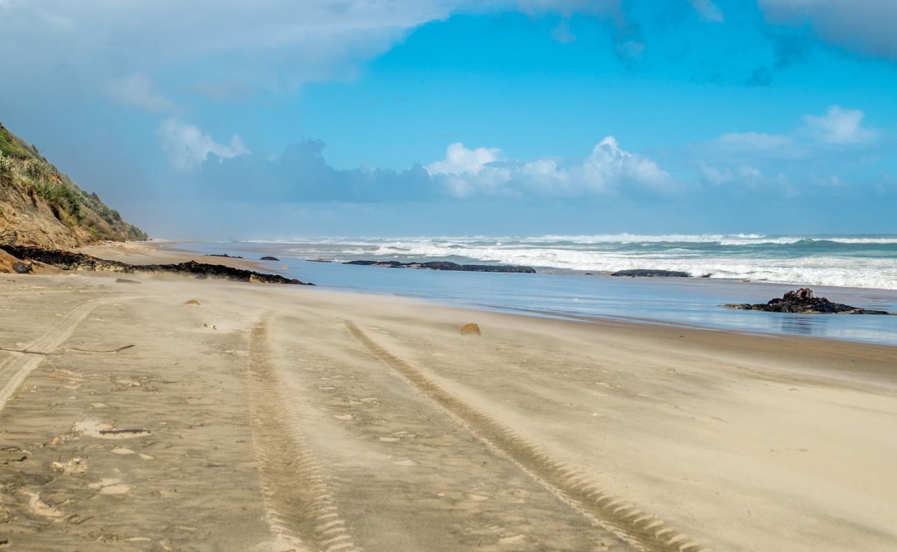 Baylys Beach'in fotoğrafı i̇nce bej kum yüzey ile